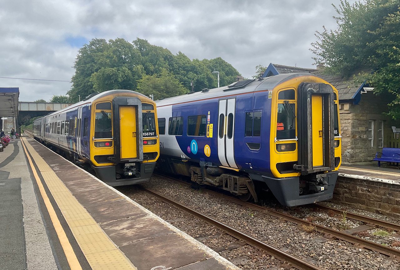 158 Class Trains at platform